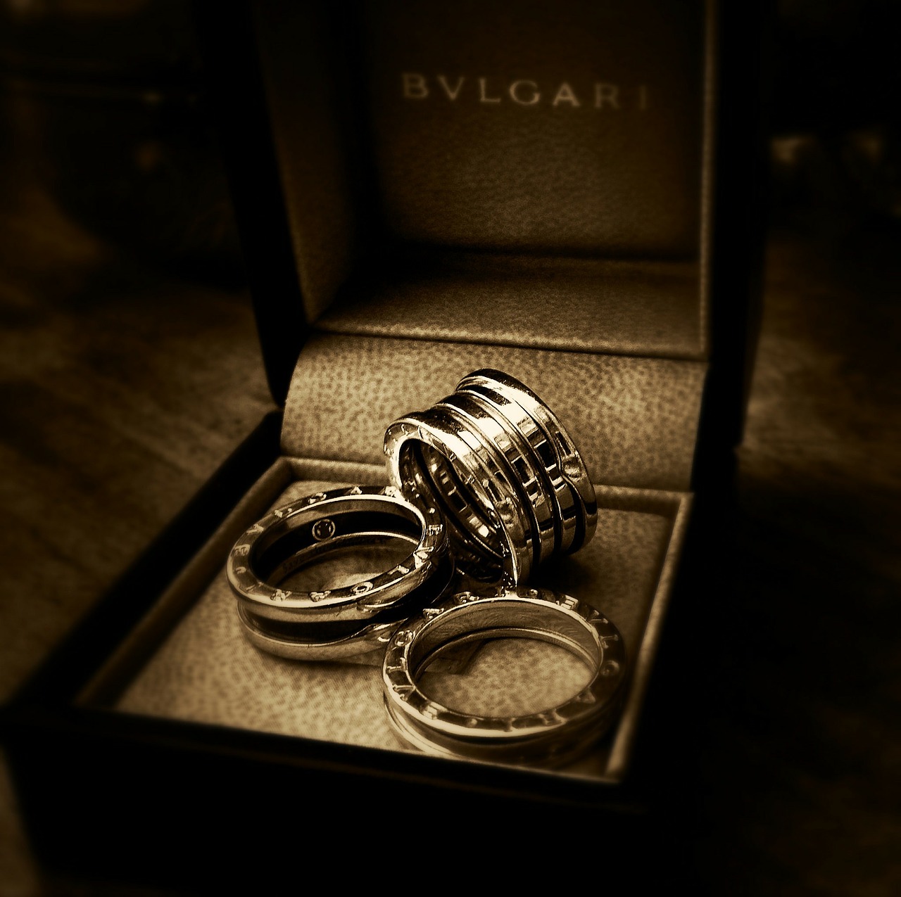 ring, luxury, black and white